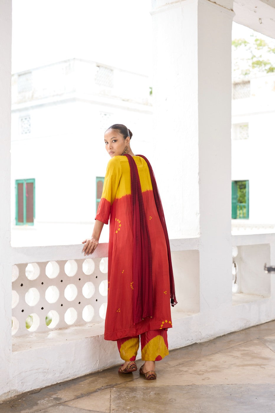 Blaze Neckless Dupatta