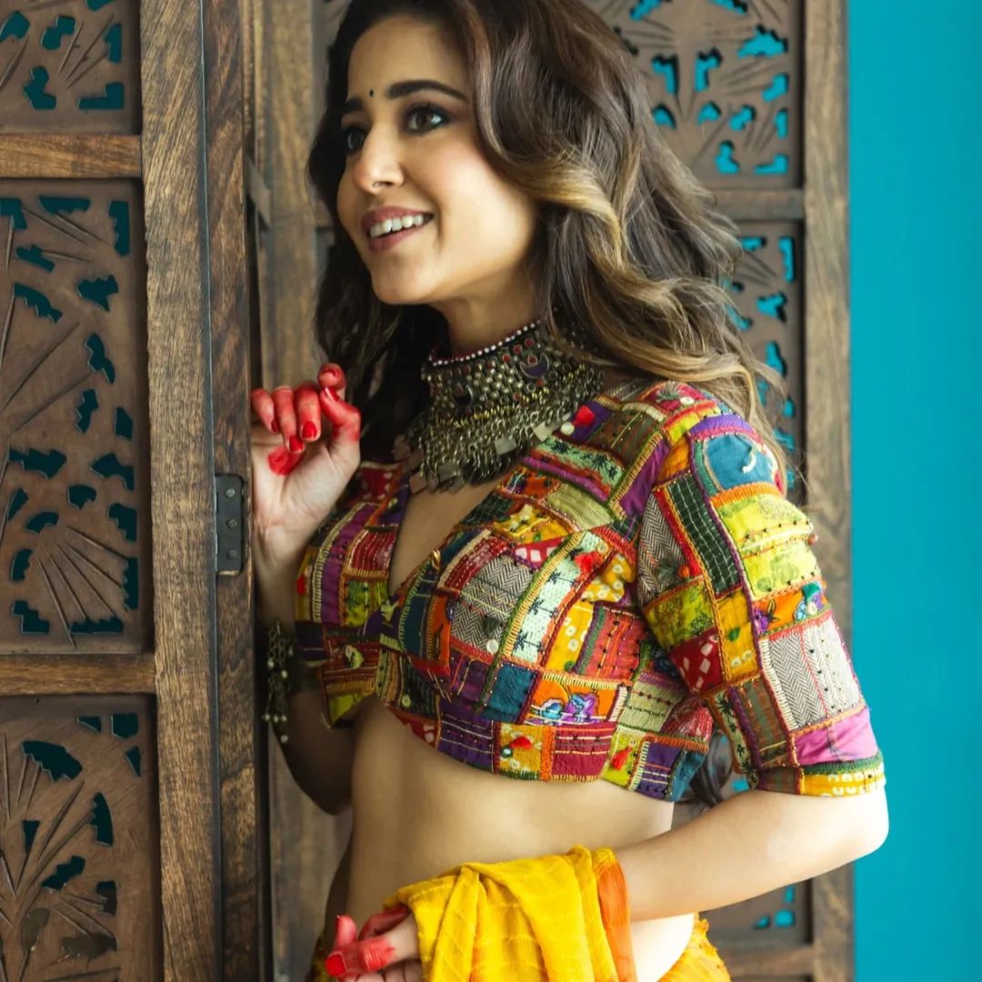 Day Assorted Blouse With Yellow Orange Chiffon Saree
